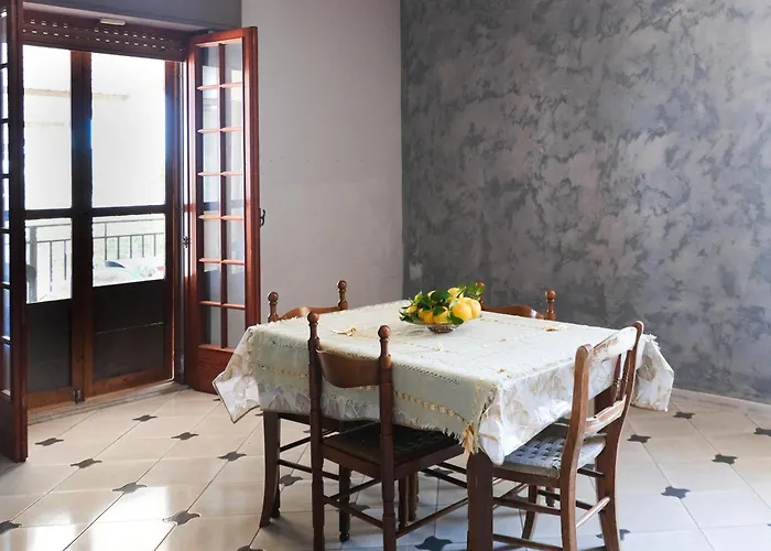 Vicino Palermo - 2 Bedr In Apartament Trabia